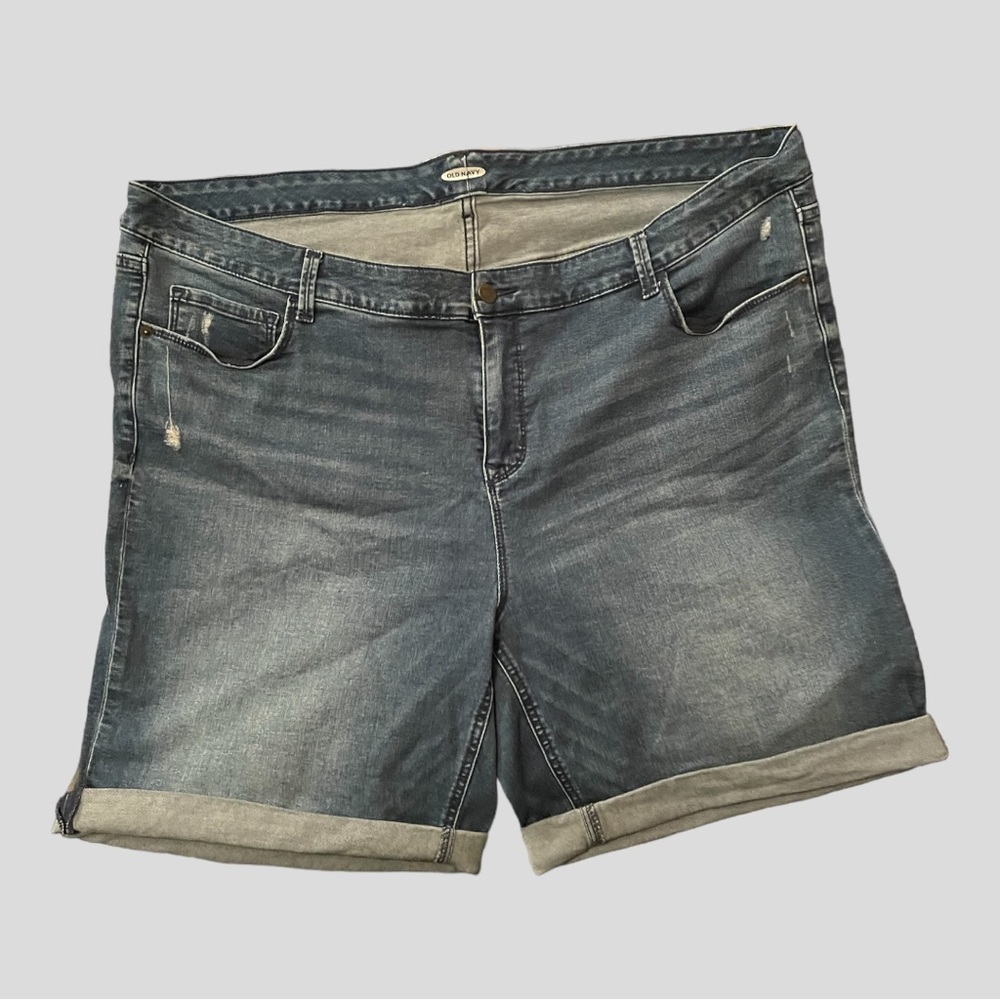 Old Navy woman’s size 24 Bermuda jean shorts!